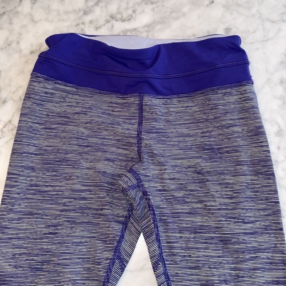 LULULEMON PURPLE STRIPE CROP 4 - Picture 2 of 8